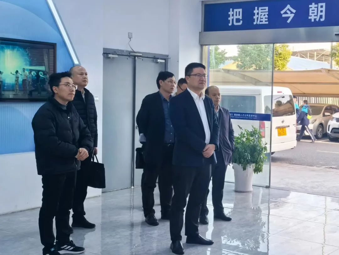 北仑区委副书记胡宇航一行莅临利德智能产业人才研究院智能制造实训基地调研指导